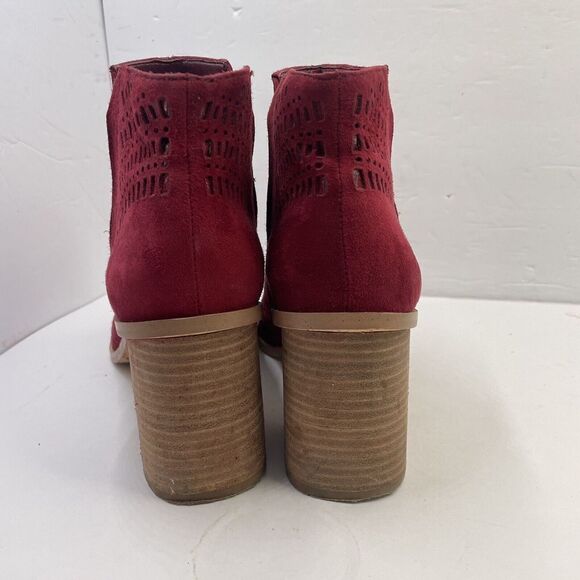 VINCE Camuto Booties Tereena Perforated Burgundy Suede Peep-Toe Women's 9 M - Picture 5 of 9